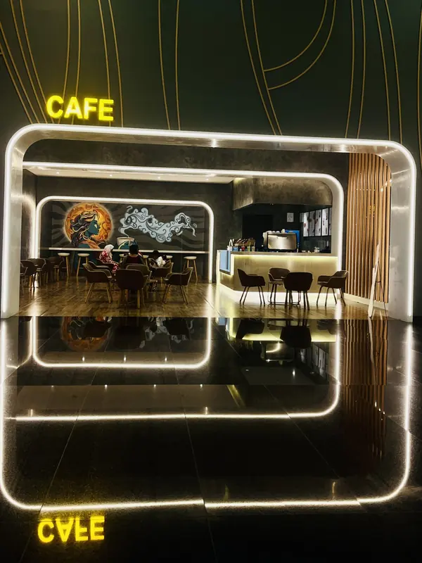 Café Cycle ночью